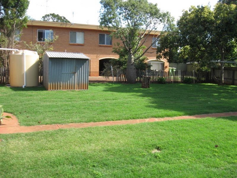 33 Obst Street, Harristown QLD 4350