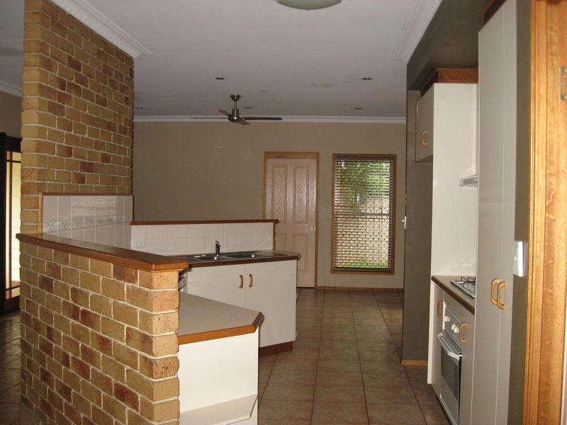 109 Hursley Road, Glenvale QLD 4350