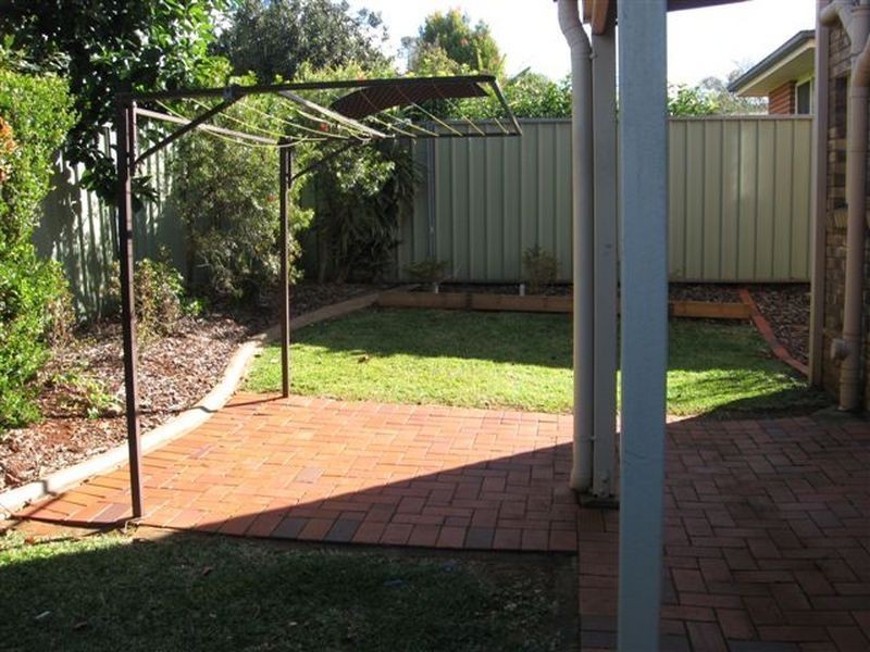 2/390 Stenner Street, Kearneys Spring QLD 4350