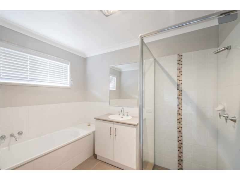 5 Kurrawa Crescent, Glenvale QLD 4350