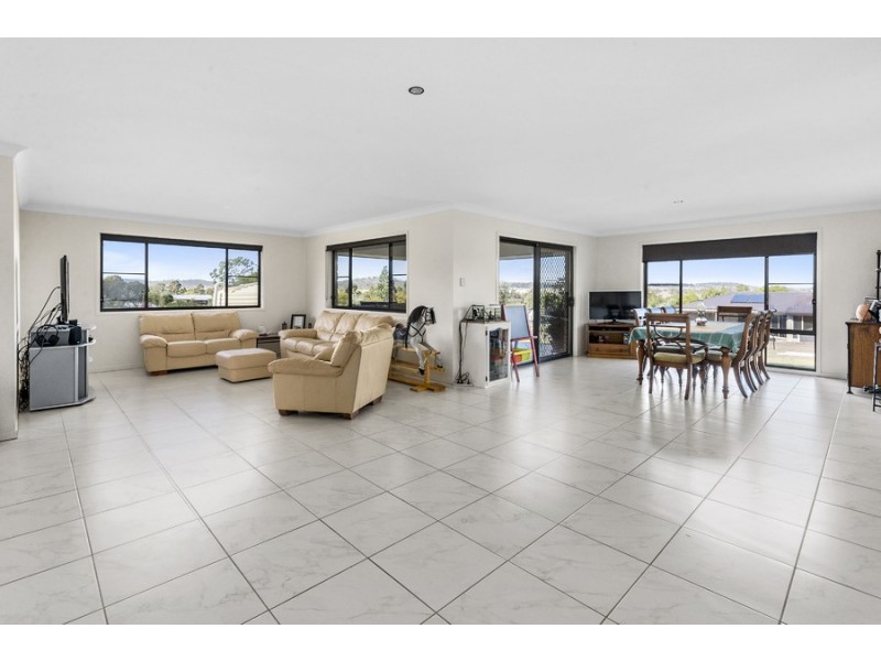 10 Calcutt Road, Gowrie Junction QLD 4352