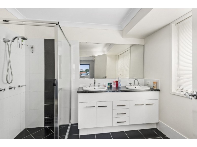 10 Calcutt Road, Gowrie Junction QLD 4352