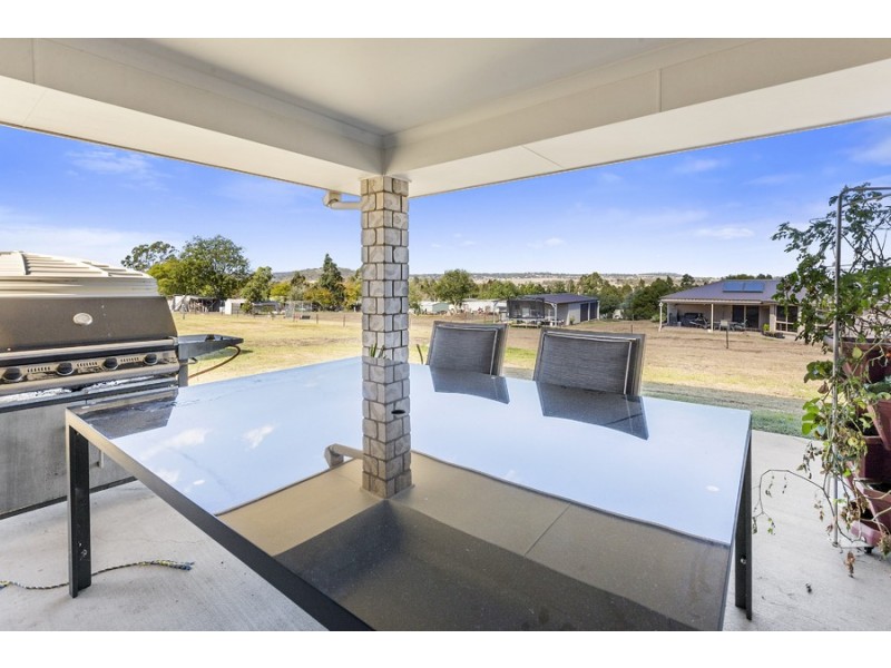 10 Calcutt Road, Gowrie Junction QLD 4352