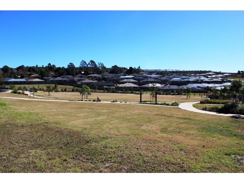 45 Champagne Crescent, Wilsonton QLD 4350