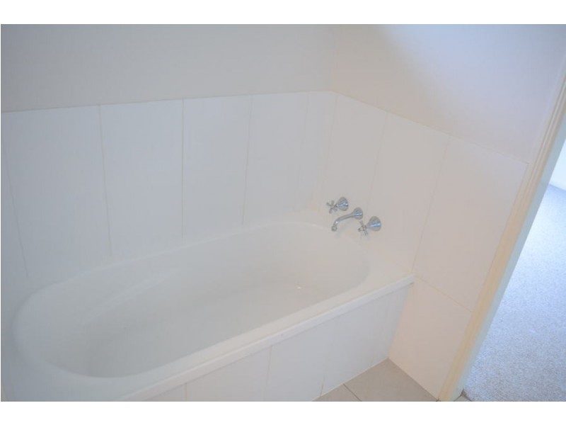 16 Jenna Court, Kearneys Spring QLD 4350