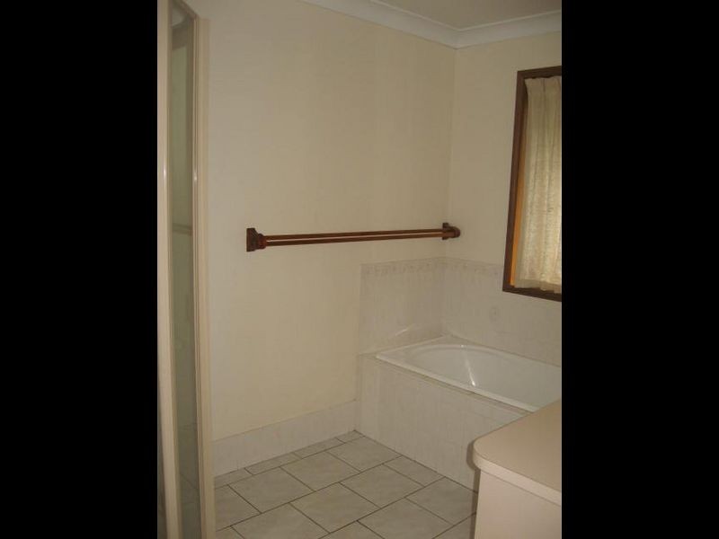 4 Dandelion Drive MIDDLE RIDGE, Toowoomba QLD 4350