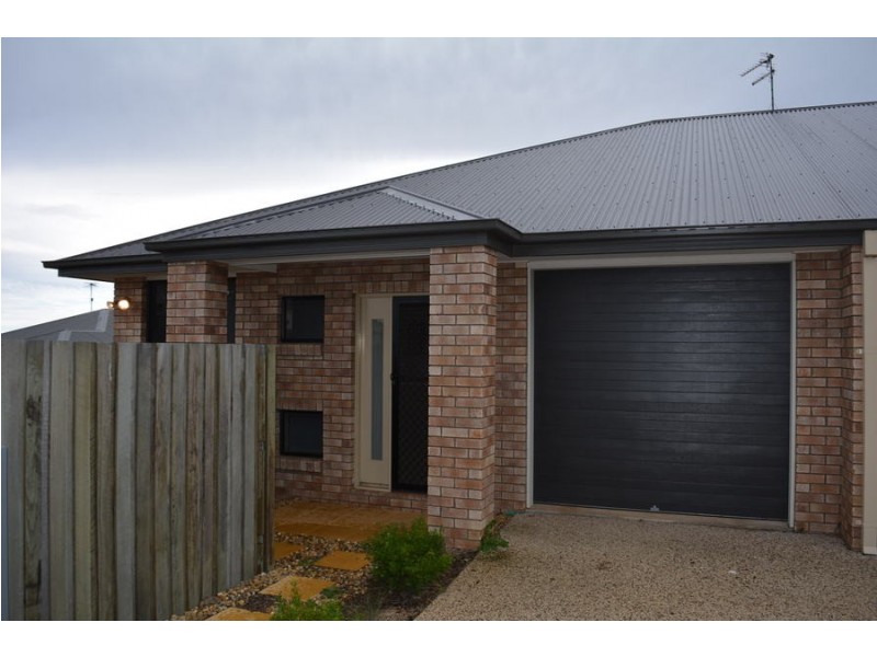 1/1 Sunset Drive, Glenvale QLD 4350