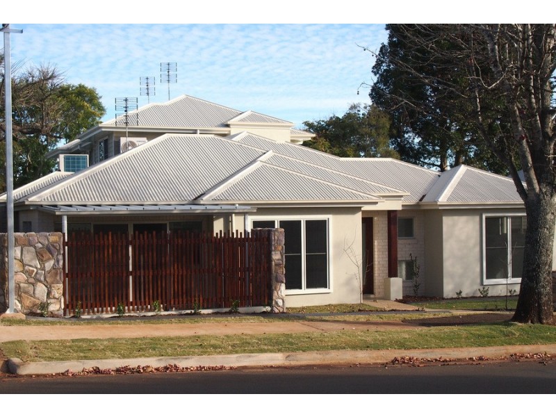 1/304 Alderley Street, Centenary Heights QLD 4350