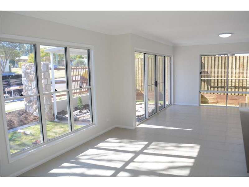 1/304 Alderley Street, Centenary Heights QLD 4350