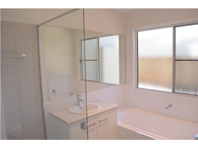 1/304 Alderley Street, Centenary Heights QLD 4350