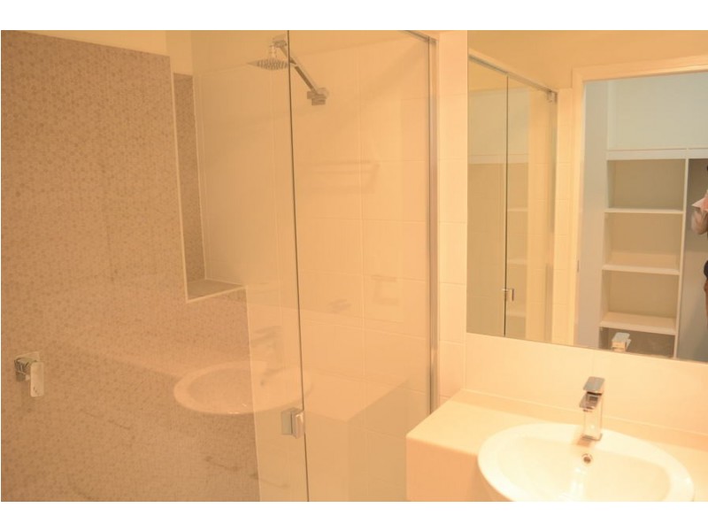 1/304 Alderley Street, Centenary Heights QLD 4350