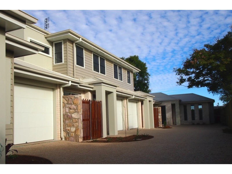 2/304 Alderley Street, Centenary Heights QLD 4350