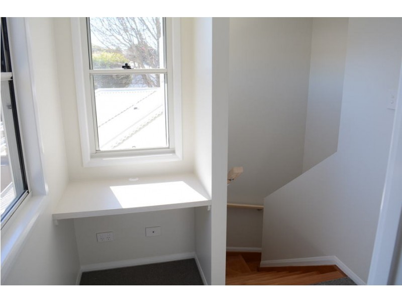 2/304 Alderley Street, Centenary Heights QLD 4350