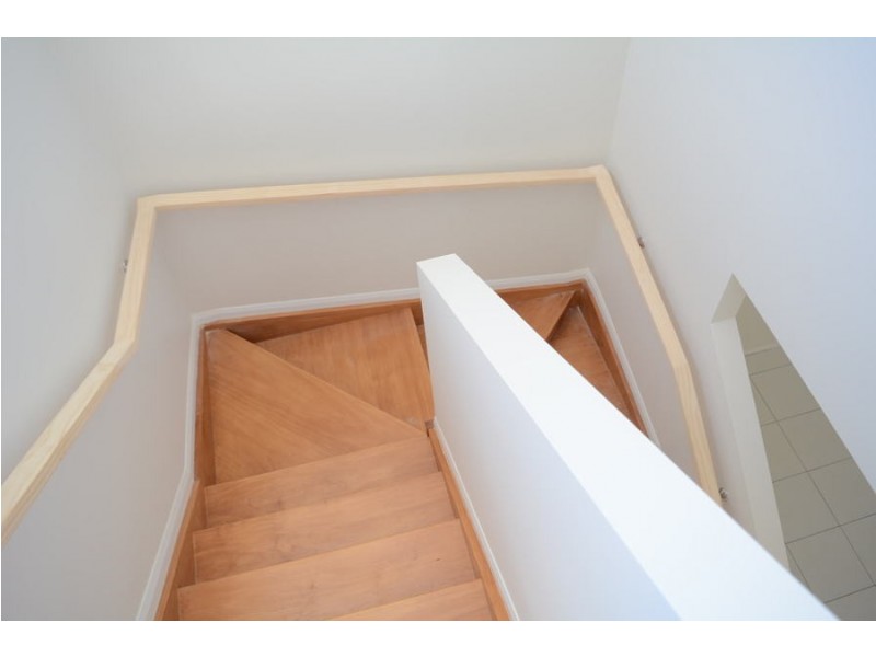 2/304 Alderley Street, Centenary Heights QLD 4350