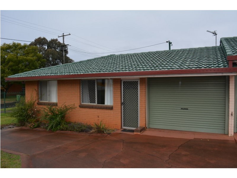 1/266 James Street, Harristown QLD 4350
