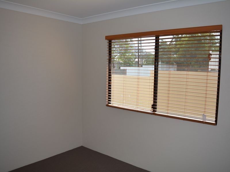 1/301B James Street, Newtown QLD 4350