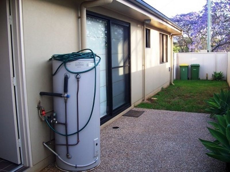 1/301B James Street, Newtown QLD 4350