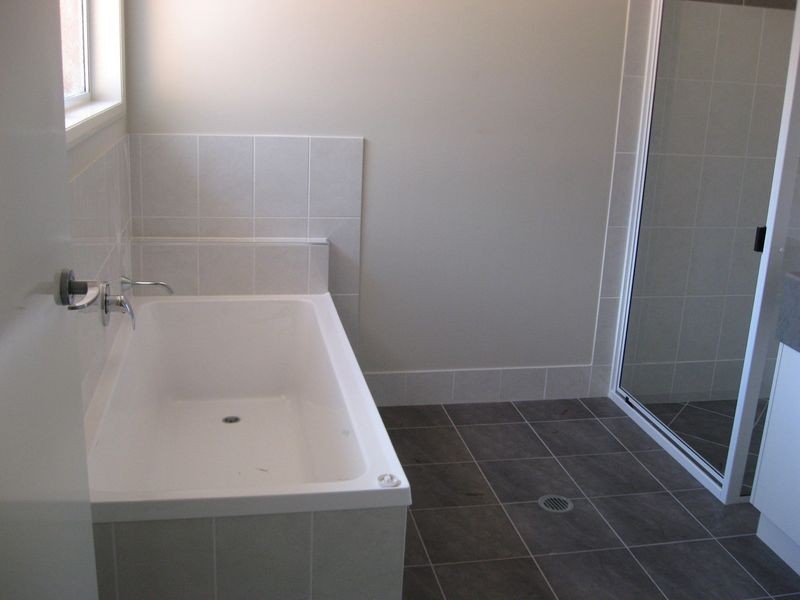 1/88a Hogg Street, Rockville QLD 4350