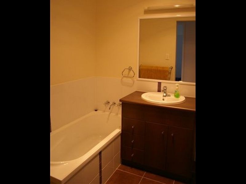 2/346 North Street, Wilsonton QLD 4350