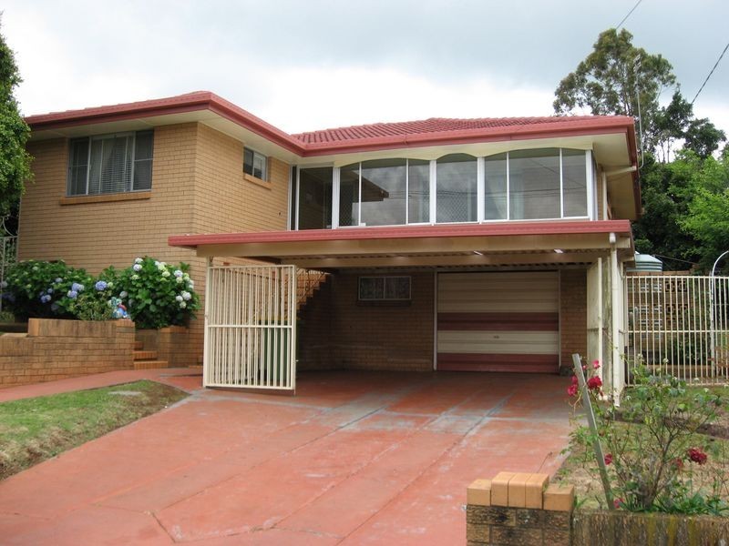 15 Muir Street, Mount Lofty QLD 4350