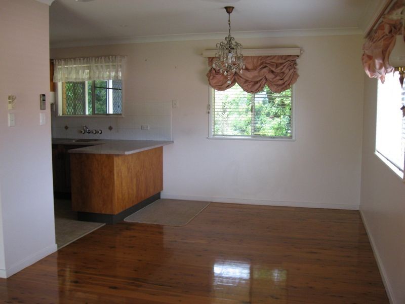 15 Muir Street, Mount Lofty QLD 4350