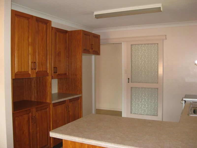 15 Muir Street, Mount Lofty QLD 4350