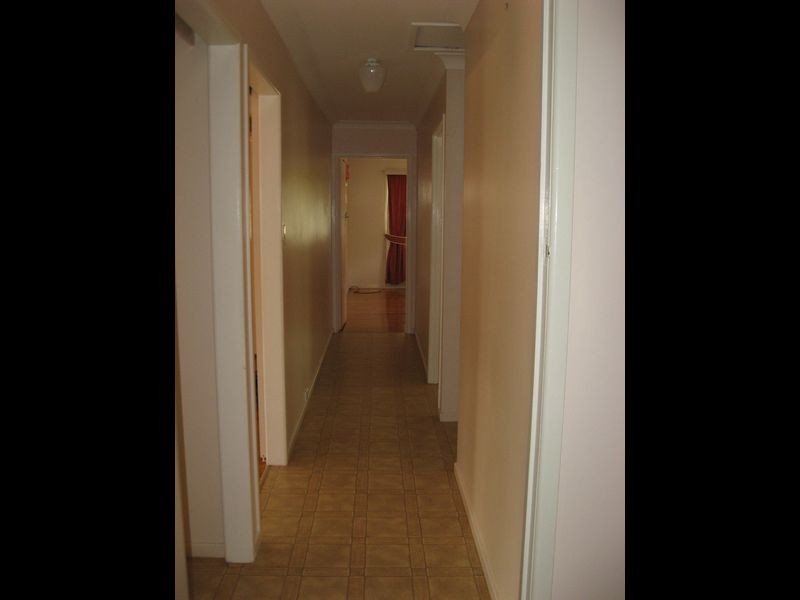 15 Muir Street, Mount Lofty QLD 4350