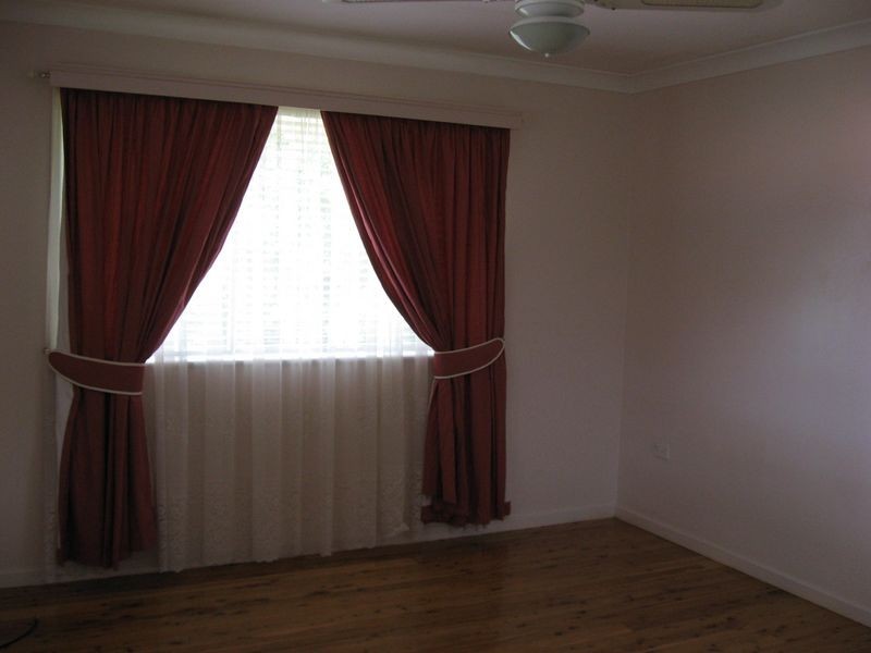 15 Muir Street, Mount Lofty QLD 4350