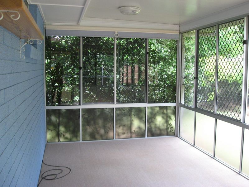 15 Muir Street, Mount Lofty QLD 4350