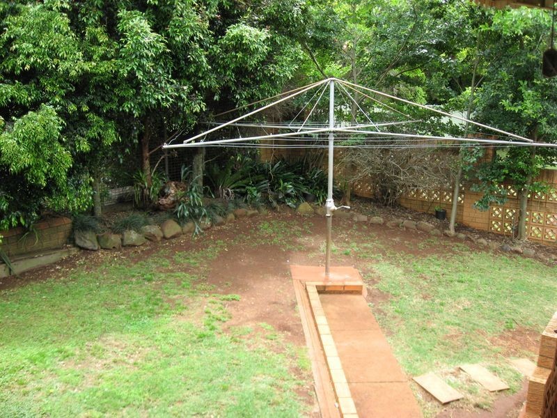 15 Muir Street, Mount Lofty QLD 4350