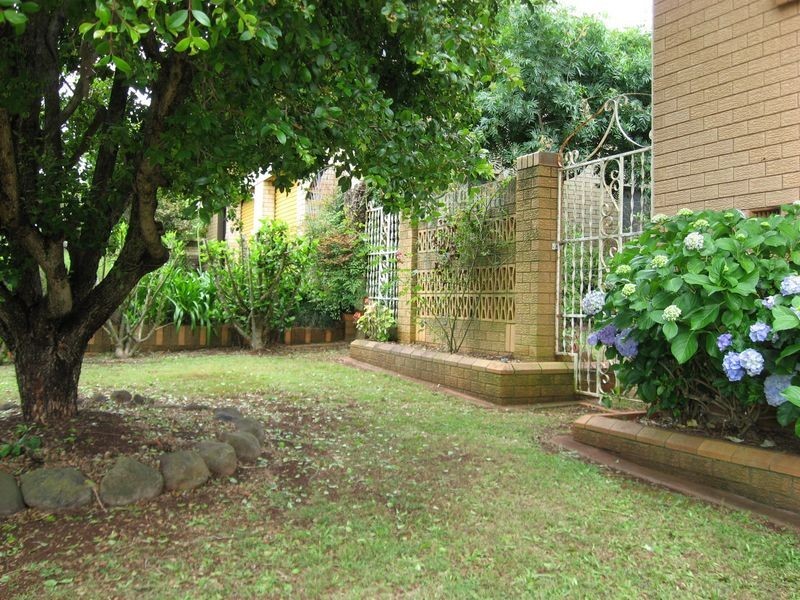15 Muir Street, Mount Lofty QLD 4350