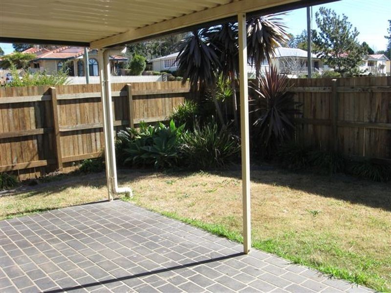 1/10 Hoey Street, Kearneys Spring QLD 4350