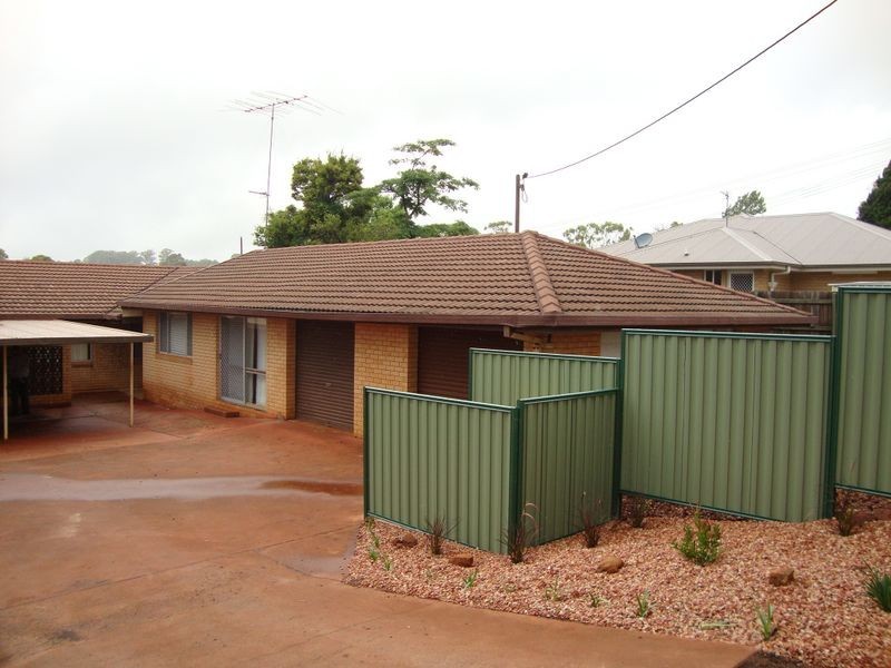 1/298 Mackenzie Street, Centenary He, Toowoomba QLD 4350
