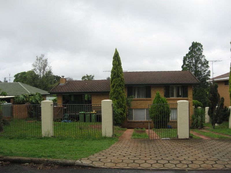 8 Geoffrey Street, East Toowoomba QLD 4350