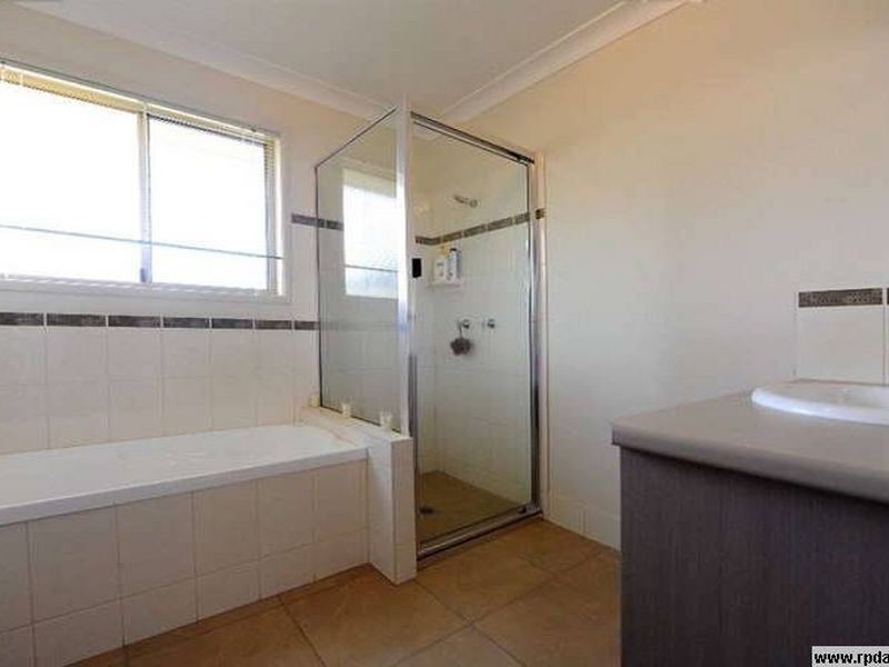 5 Moorina Drive, Harristown QLD 4350