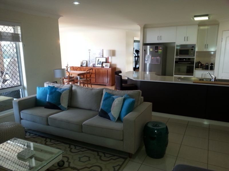 2 Opal Street, Glenvale QLD 4350