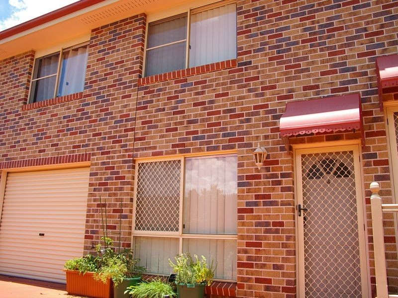 4/33 Helen Street, Newtown QLD 4350