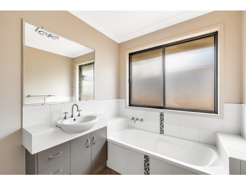 9 Barwick Court, Wilsonton Heights QLD 4350