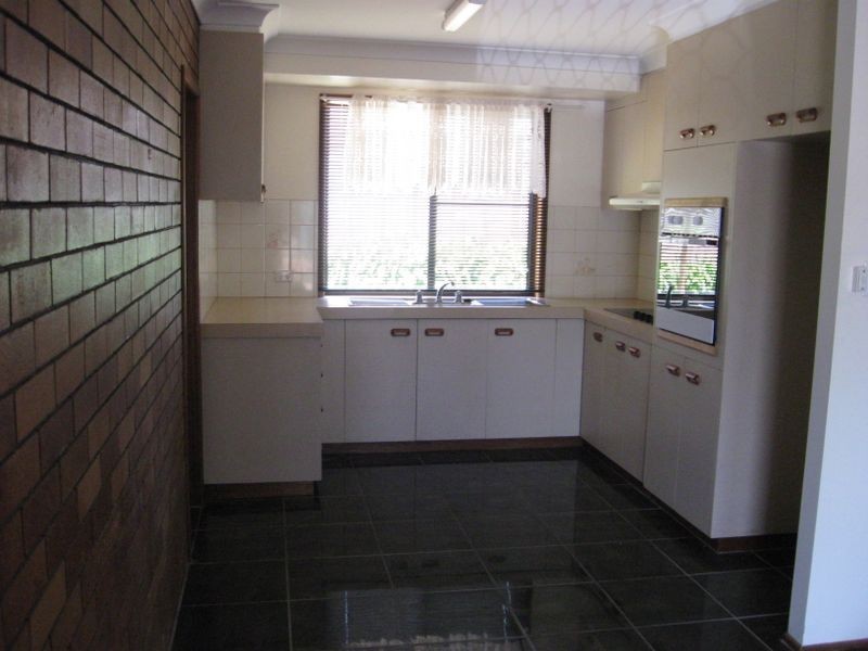 2/58 Wuth Street, DARLING HEIGHTS, Toowoomba QLD 4350