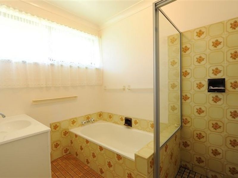 43 Jennifer Crescent, DARLING HEI, Toowoomba QLD 4350