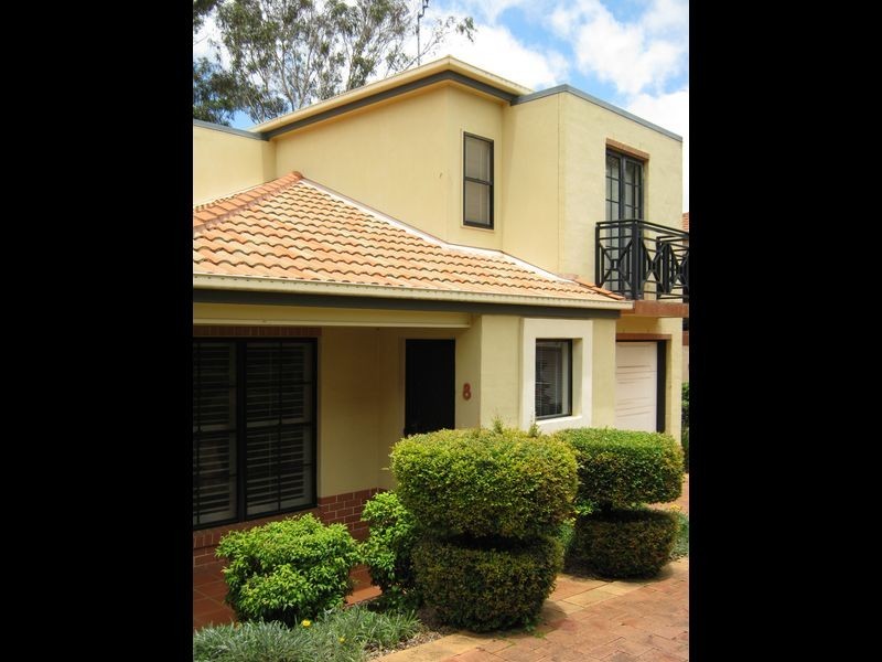 8/1a Stirling Street, East Toowoomba QLD 4350