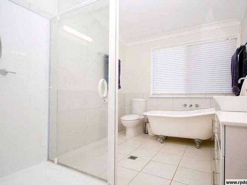 206 Russell Street, Newtown QLD 4350