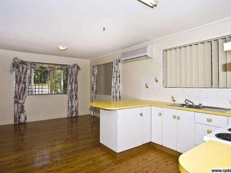 4 Alford Street, Mount Lofty QLD 4350