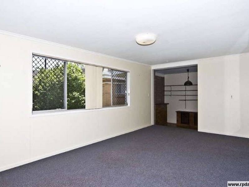 4 Alford Street, Mount Lofty QLD 4350