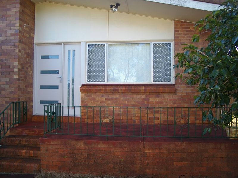 281 Tor Street, Wilsonton QLD 4350