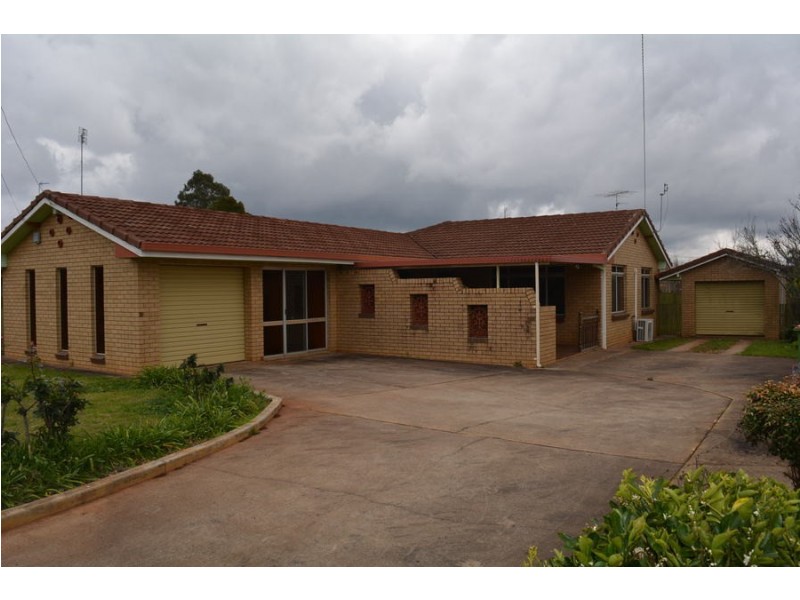 5 Camellia Court, Darling Heights QLD 4350