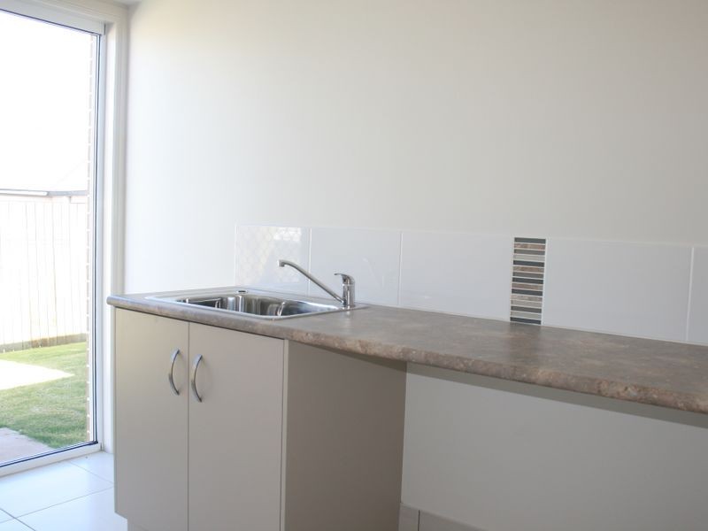 4 Opal Street, Glenvale QLD 4350