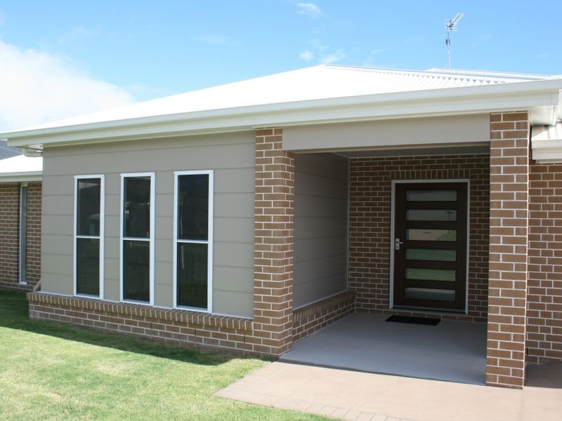 4 Opal Street, Glenvale QLD 4350