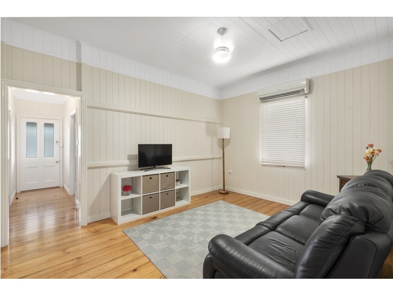 6 Market Street, South Toowoomba QLD 4350