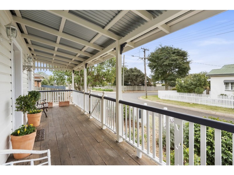 6 Market Street, South Toowoomba QLD 4350